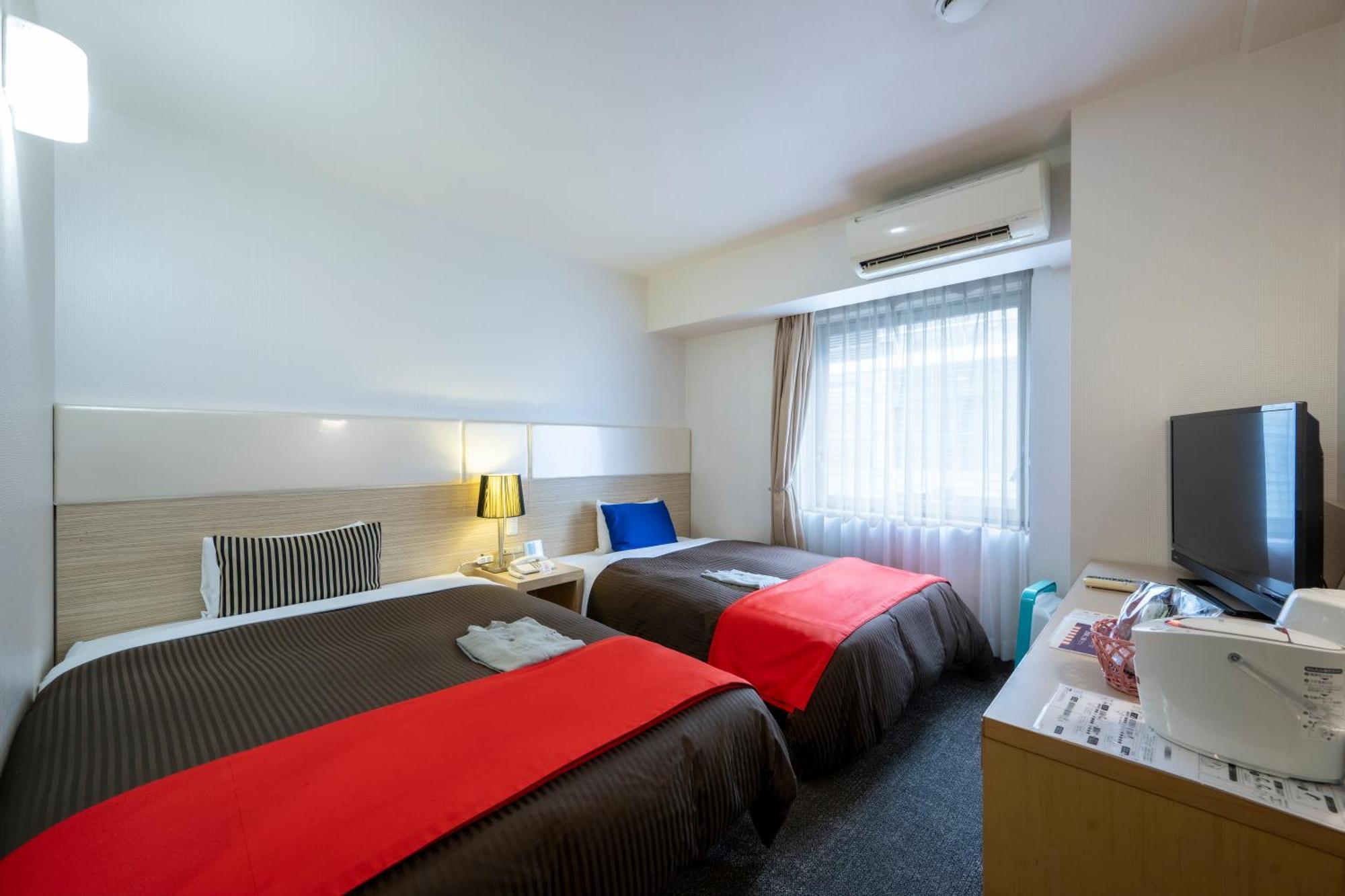 Hotel 1-2-3 Takasaki Bagian luar foto