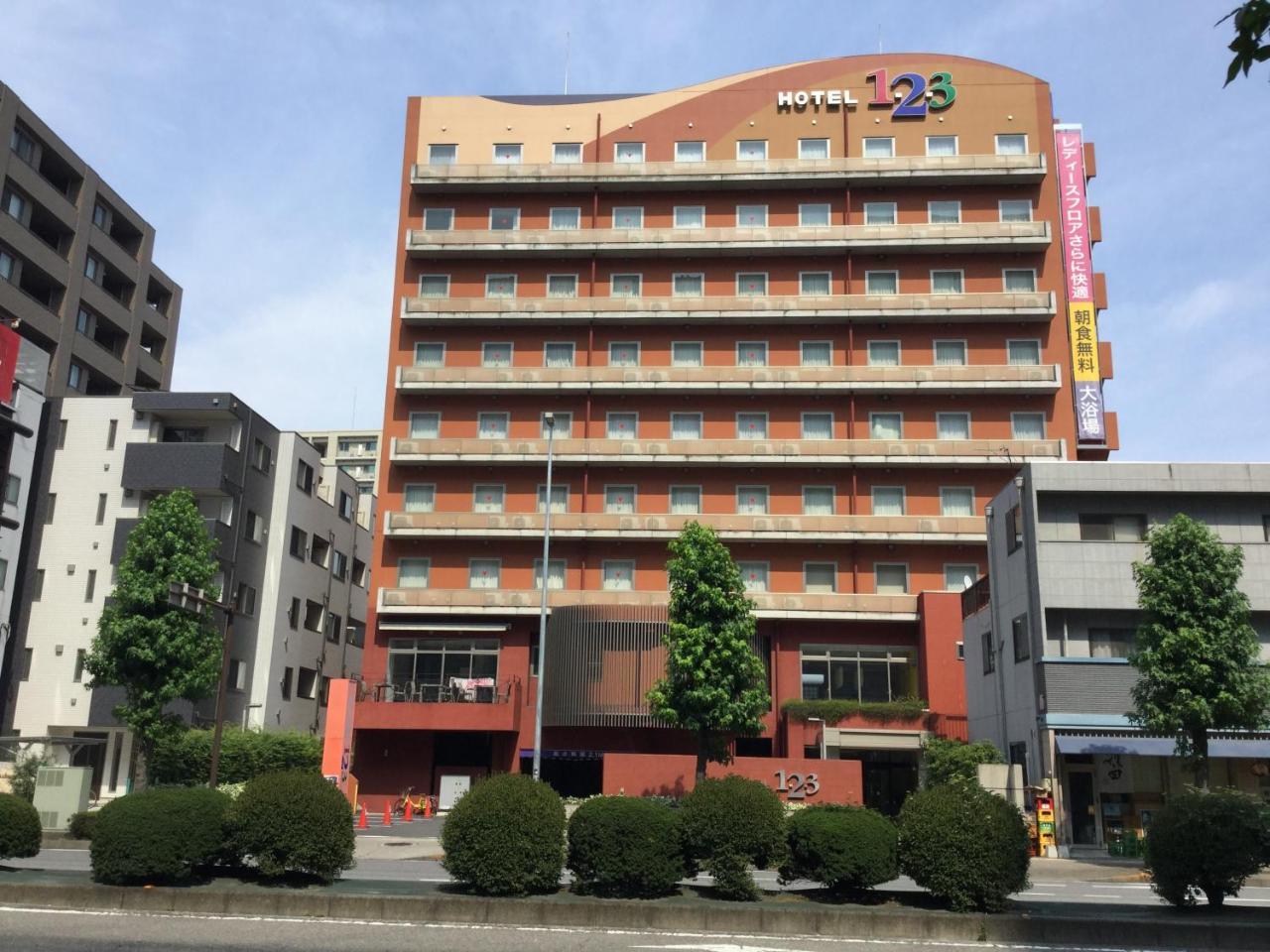 Hotel 1-2-3 Takasaki Bagian luar foto
